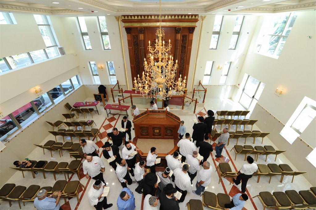 בית הכנסת המפואר בישראל נחנך השבוע בת"א עם האחים אשל 21
