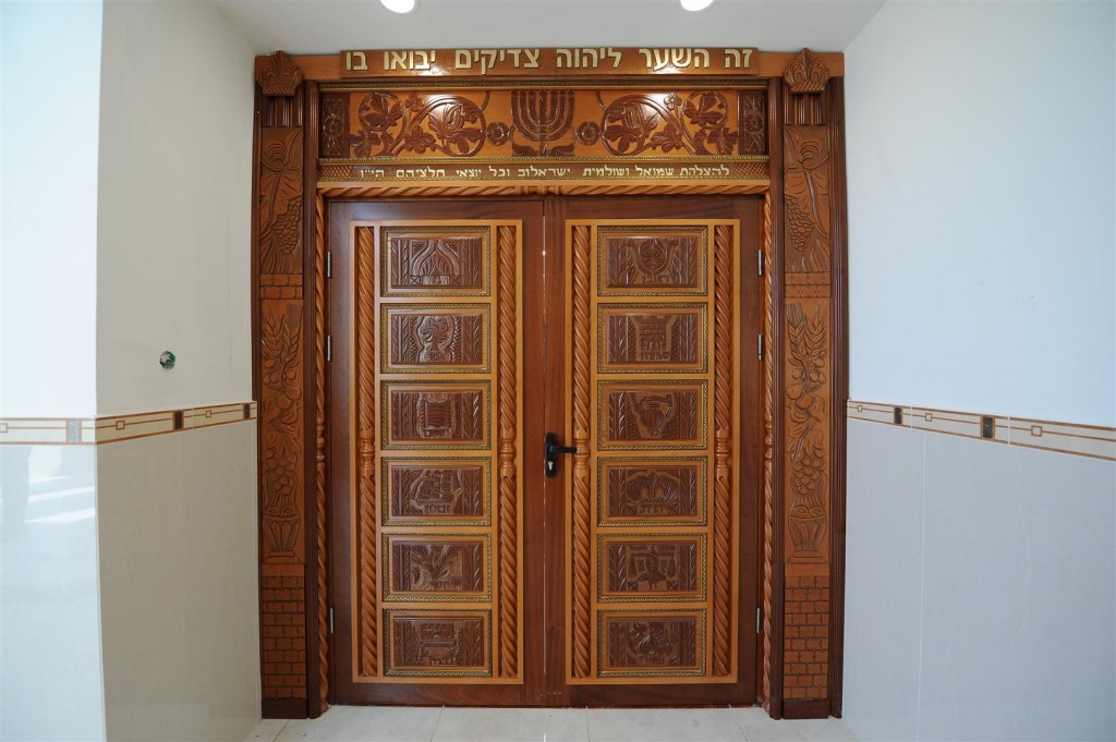 בית הכנסת המפואר בישראל נחנך השבוע בת"א עם האחים אשל 16