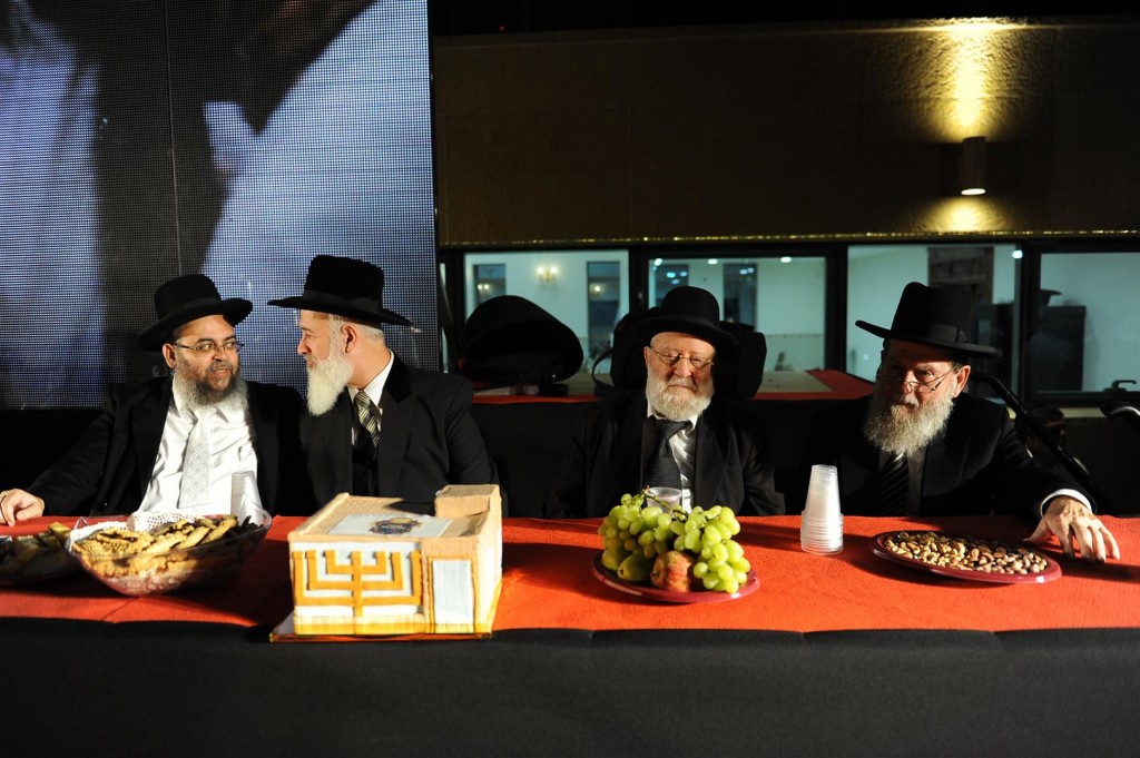 בית הכנסת המפואר בישראל נחנך השבוע בת"א עם האחים אשל 58