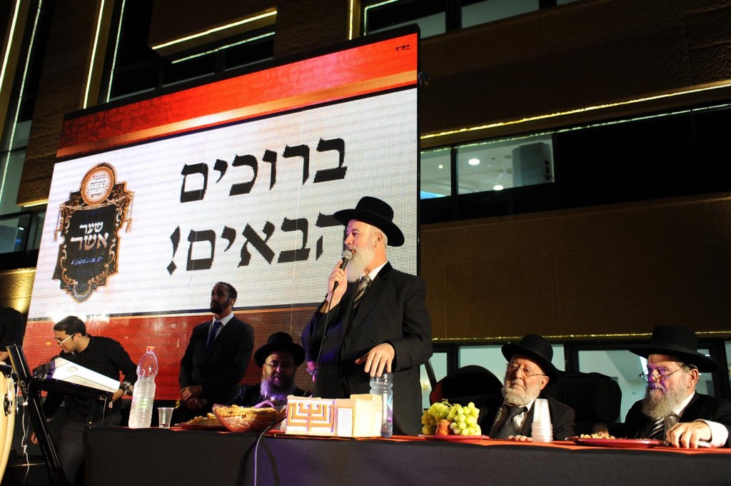 בית הכנסת המפואר בישראל נחנך השבוע בת"א עם האחים אשל 55