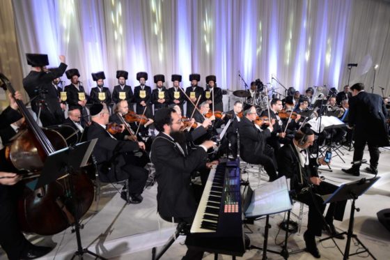 זאנוויל, מלכות ותזמורת פילהרמונית מבצעים את 'כבודו' של החזן מלבסקי 5